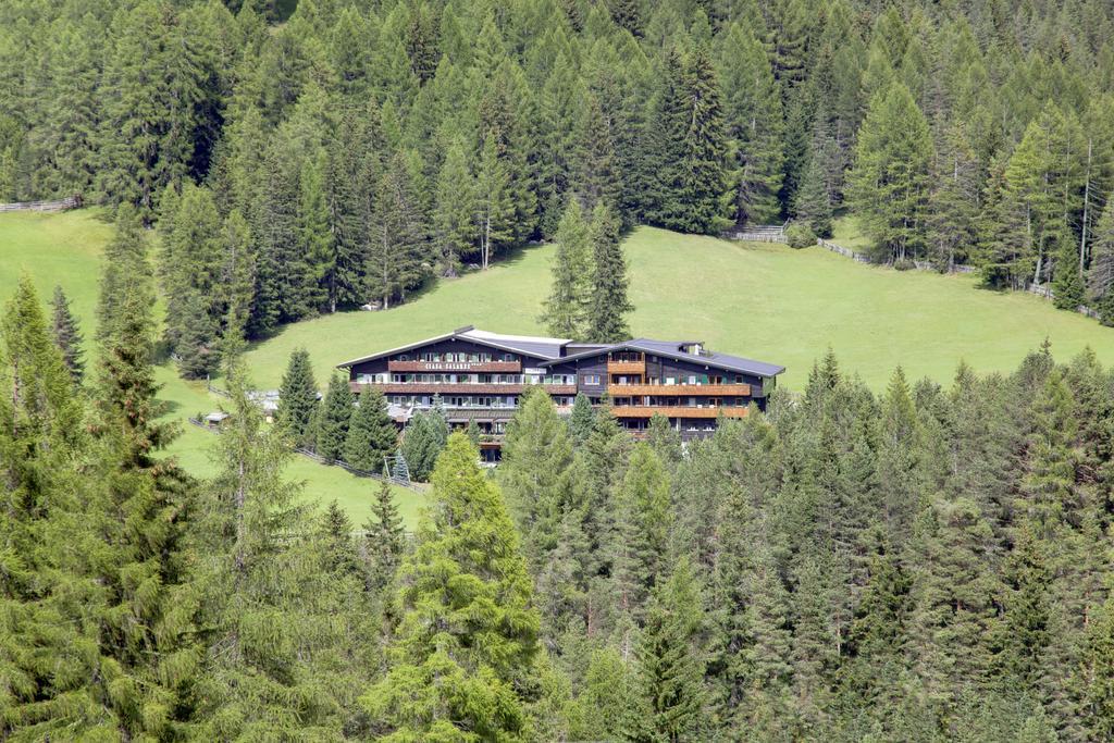 Hotel Ciasa Salares San Cassiano  Exterior foto